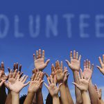 На торжестве «VOLUNTEER GALA 2018» премьер-министр призвал «снять шляпу» перед волонтёрами!