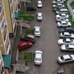 В Молдове внесут изменения в Правила дорожного движения, в отношении размещения автомобилей и мотоциклов на тротуарах