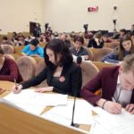 Студентам, которые учились за счет бюджета, придется занять рабочее место по распределению, либо вернуть деньги в госбюджет.