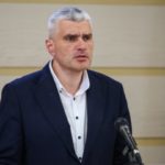 Слусарь: Оклад у депутатов не огромный, лично мне 11 тысяч не хватает.