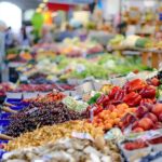 Власти разрешили уличную торговлю для сельхозпроизводителей.