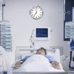 В Великобритании молодой человек вышел из комы и не знает о существовании коронавируса и пандемии.