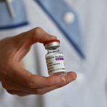 Причиной смерти мужчины из Молдовы мог стать препарат AstraZeneca.