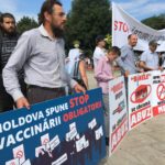 В воскресенье противники вакцинации против COVID-19 провели акцию протеста в центре Кишиневе. Один из их призывов гласит — «Скажи «нет» экспериментам над детьми».