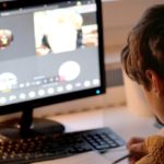 Родители могут не ходить на работу, если дети учатся онлайн — новшество в Трудовом кодексе Молдовы