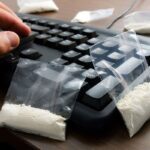 Двое молодых людей задержаны за торговлю наркотиками через интернет-магазины